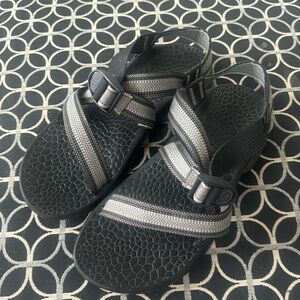 Chaco black/grey sandals. Men’s 10. Women’s 8.5
